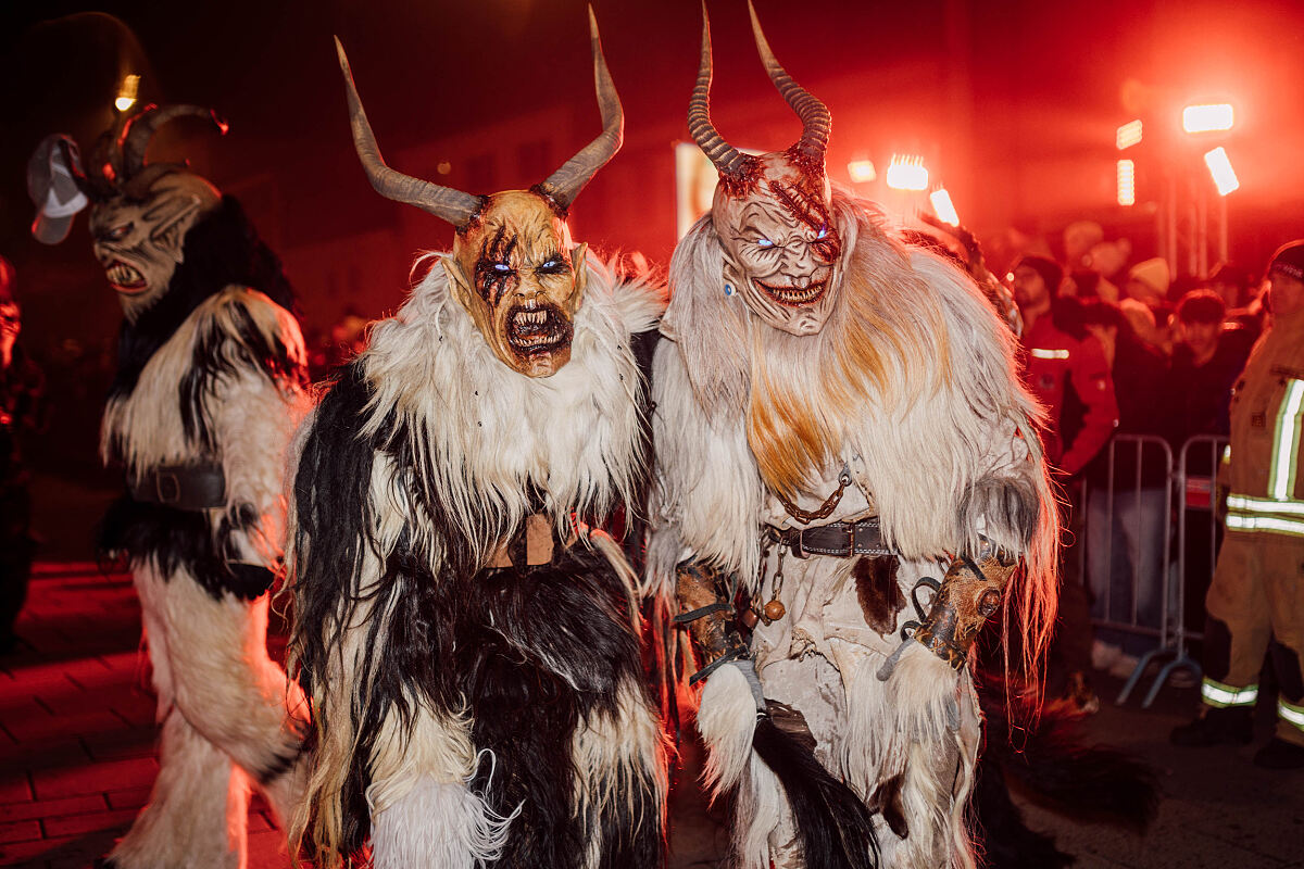 WEBERZEILE Krampus- und Perchtenlauf 