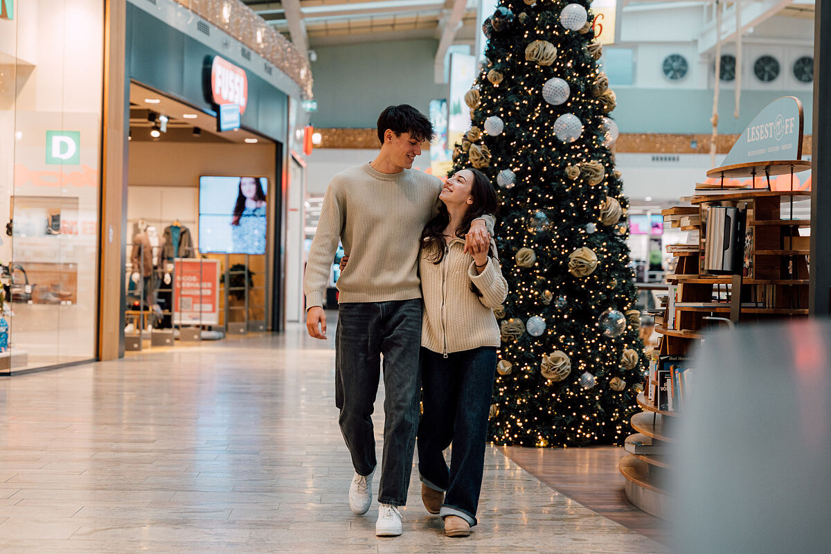 Bild 2: Weihnachtsshopping in der WEBERZEILE